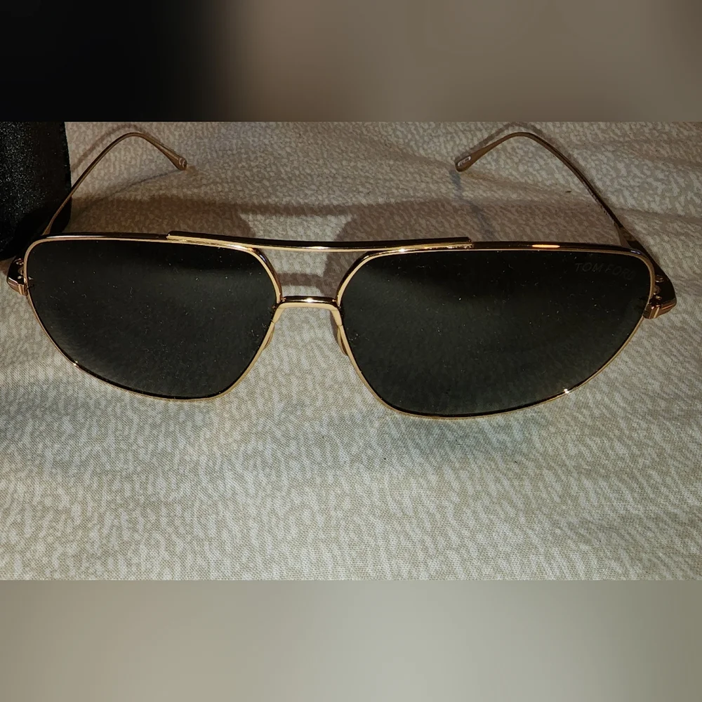 Designer Tom Ford Sunglasses Authentic - Picture 11 of 17